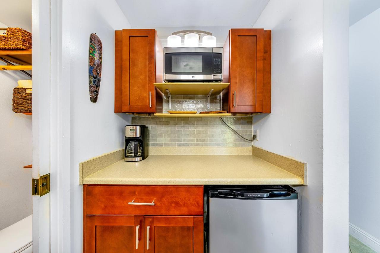 Downtown Hawaiian Paradise Condo With Hot Tub, Pool & Beach - Kona Islander Inn Kailua-Kona Bagian luar foto
