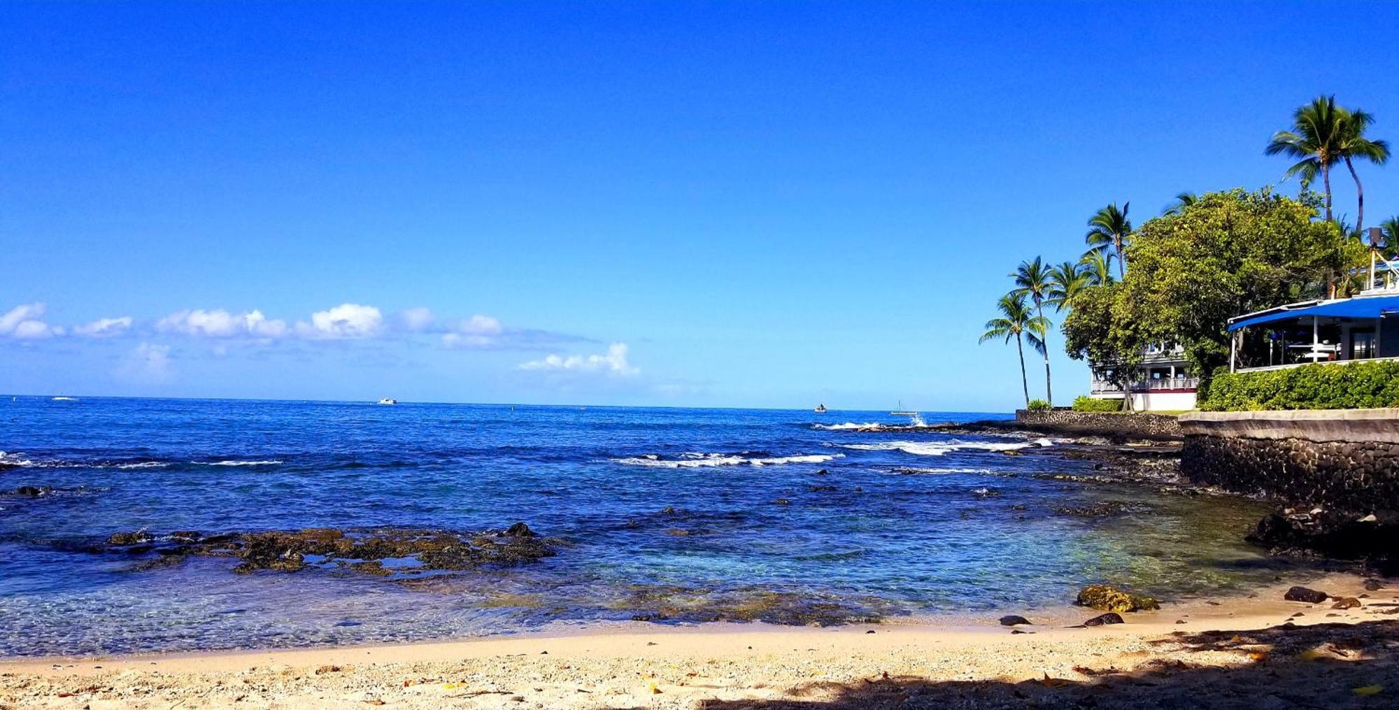 Downtown Hawaiian Paradise Condo With Hot Tub, Pool & Beach - Kona Islander Inn Kailua-Kona Bagian luar foto