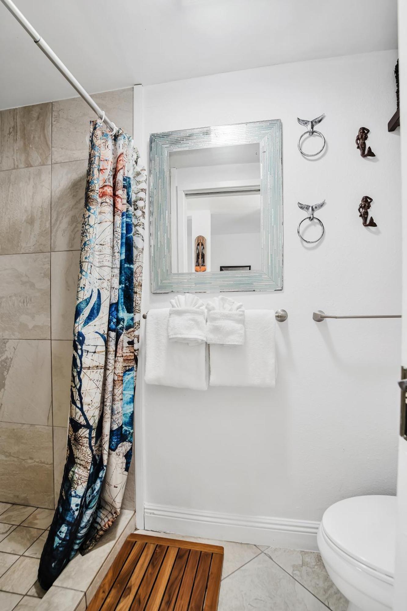 Downtown Hawaiian Paradise Condo With Hot Tub, Pool & Beach - Kona Islander Inn Kailua-Kona Bagian luar foto
